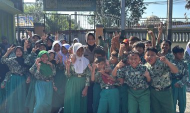Polsek-Tanggulangin-Sambut-Kunjungan-MATSAMA-MI-Al-Hikmah-Kalidawir,-Kenalkan-Profesi-Polisi-Sejak-Dini